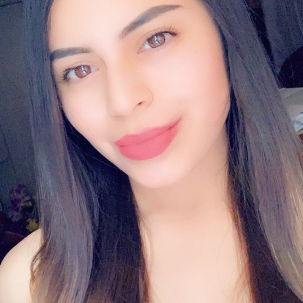 Meet your Posher, Esmeralda